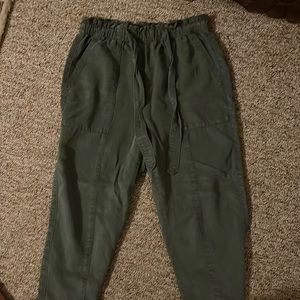 Regular length women’s pants never used, 2 front pockets, one back pocket
